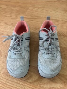 Women’s Athletic Sneakers in Light Gray with Pink Lining